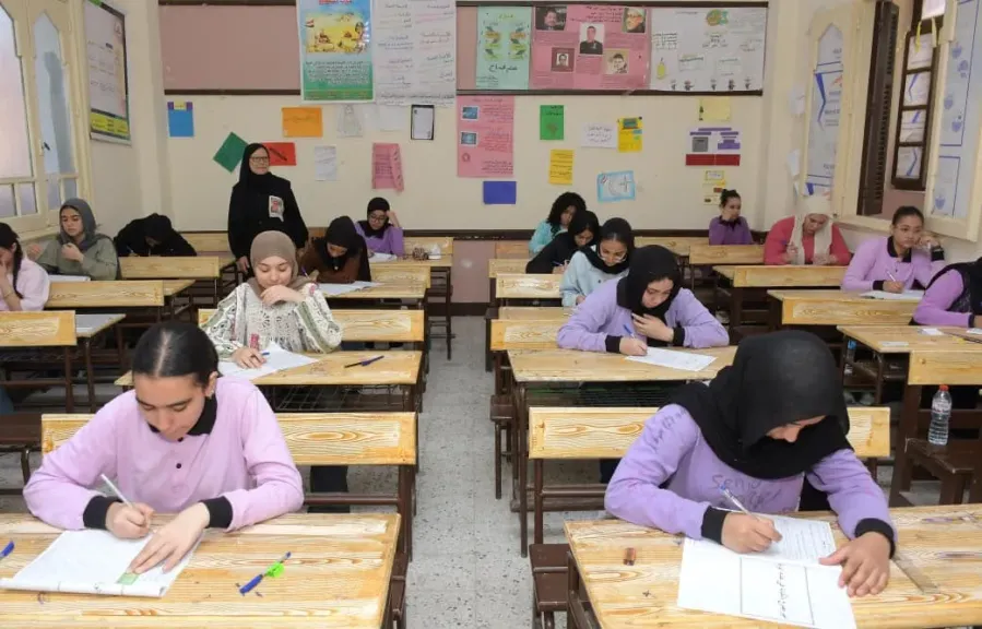«أمهات مصر»: تباين في مستوى امتحانات الإعدادية بين السهولة والصعوبة بـ6 محافظات