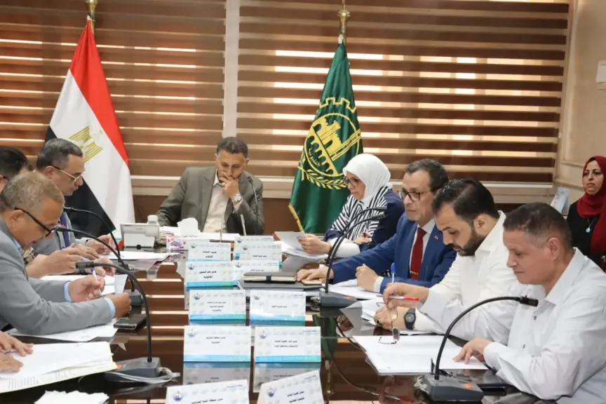 محافظ القليوبية يفتح ملفات المستثمرين.. وتوجيهات عاجلة لتطوير المناطق الصناعية