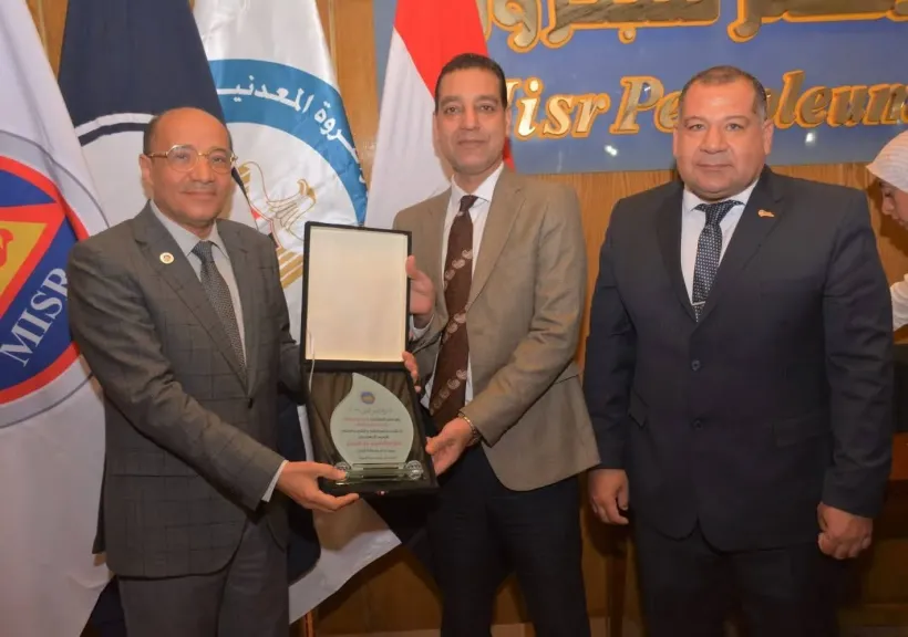 مصر للبترول» ترسخ ثقافة الاستدامة وتواصل ريادتها البيئية بتجديد شهادة الأيزو الدولية 14001
