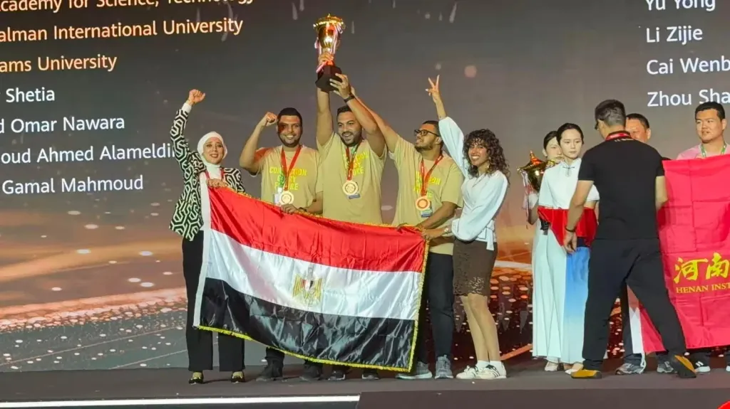 طالبان من الأكاديمية العربية يتوجان بالجائزة الكبرى في مسابقة ”هواوي” العالمية