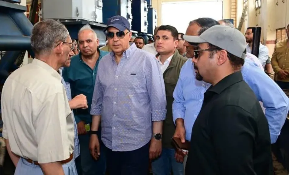 وزير الري يتفقد المشروعات  الجاري تنفيذها بشرق الإسكندرية  لاستعادة الشواطئ وحمايتها