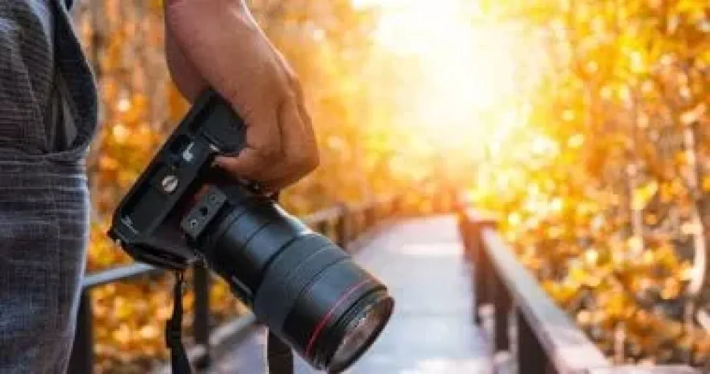 التصوير بدون إذن جريمة.. كيف تحمي نفسك من انتهاك الخصوصية على مواقع التواصل؟