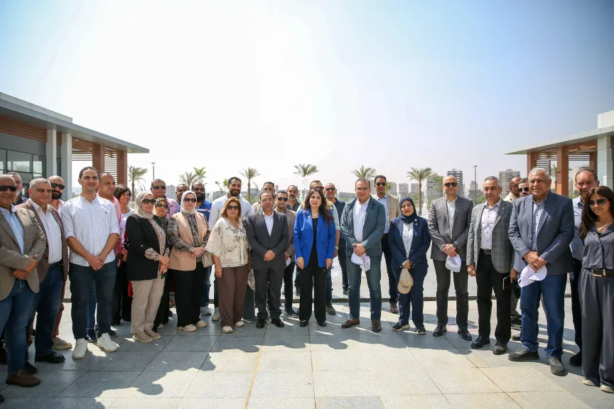 وزيرة الإسكان تقوم بجولة تفقدية موسعة بمشروع ”حدائق تلال الفسطاط” وتعقد اجتماعًا مع الشركات المنفذة والاستشاريين ومسؤولي المشروع