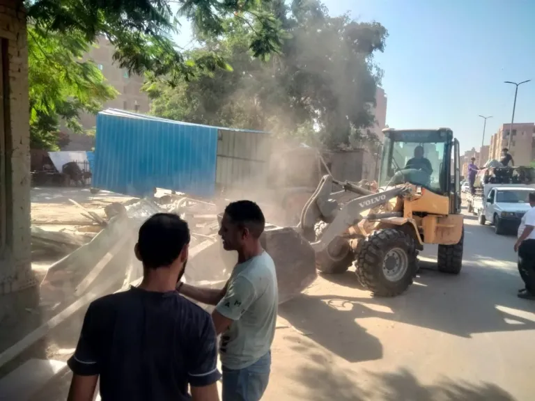 محافظ الجيزة: فض سوق جمال عبد الناصر بالمنيرة الغربية ونقل الباعة إلى آخر حضاري