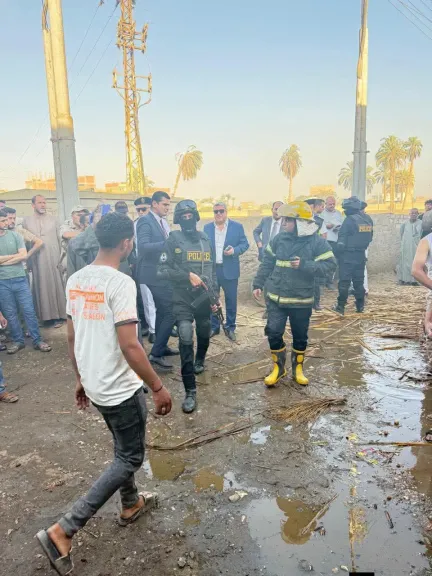 مدير أمن أسيوط يتفقد حريق منازل قرية ” دير شو ” بأبنوب