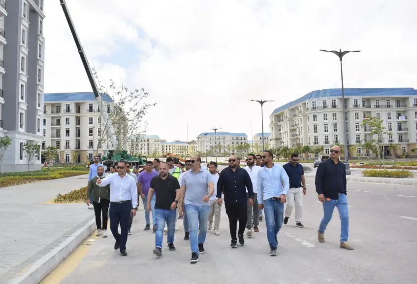 رئيس جهاز العلمين الجديدة يتفقد زون (3) بالحي اللاتيني ويوجه بسرعة إنهاء الأعمال