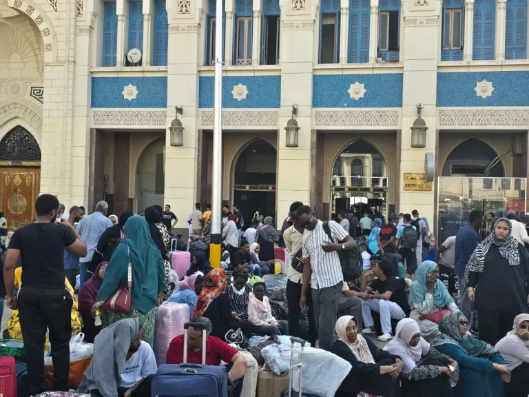 ” النهار” رفقة رحلة العودة ..انطلاق رحلة قطار العودة الى الخرطوم  من محطة رمسيس  بالقاهرة وعلى متنه 1200 سوداني يحملون آمالا كبيرة لاعادة البناء والإعمار