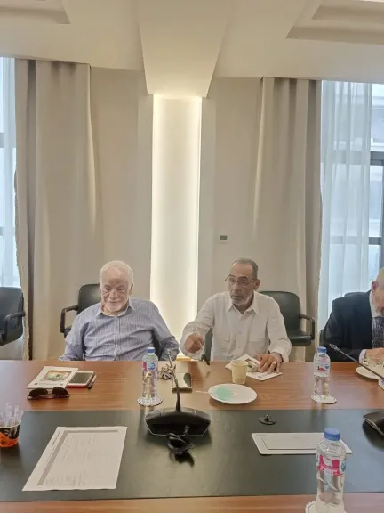 شعبة الملابس بتجارية الإسكندرية  تبحث تحديات التراخيص ووسائل دعم الملابس الجاهزة