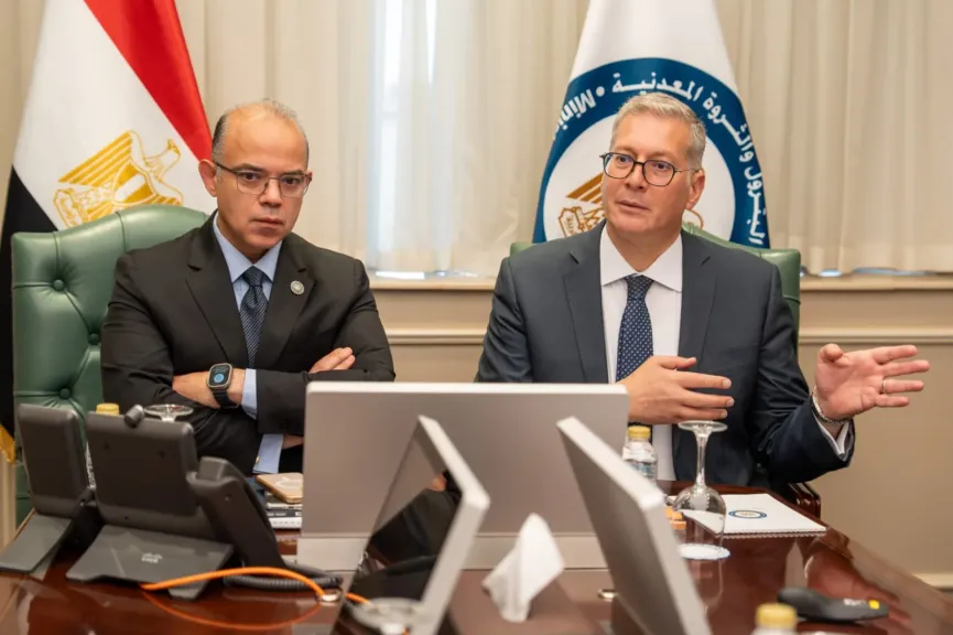 البترول تطرح مشروعات تكرير وبتروكيماويات بـ4.5 مليار دولار وتوسع فرص الاستكشاف