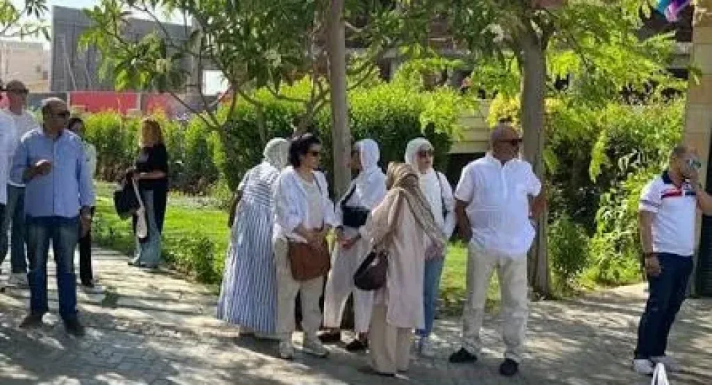 بالزى الأبيض.. تشييع جثمان الراحل محمد مرزبان من مسجد حسن الشربتلي بالتجمع الخامس