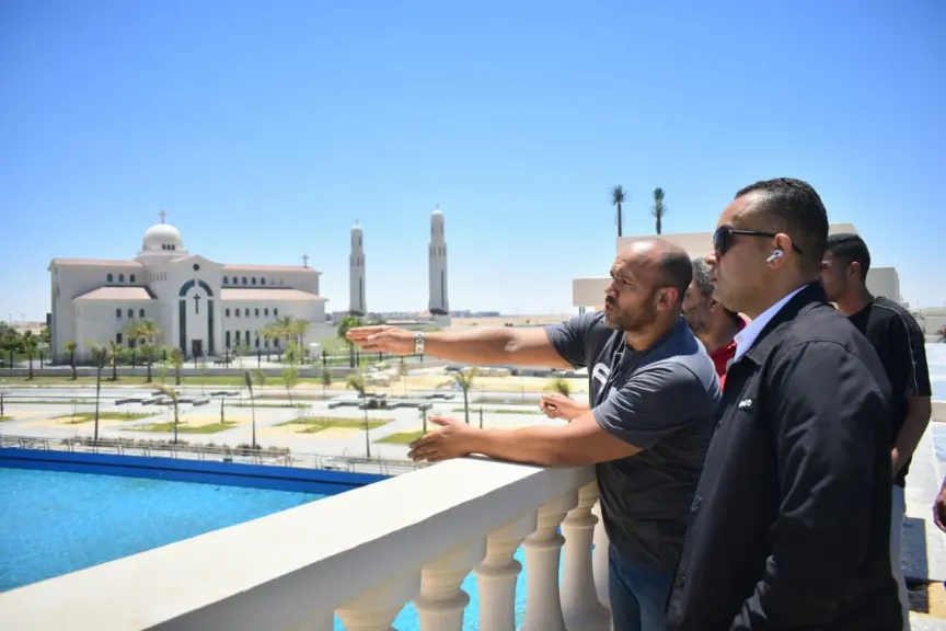 ”خلف الله” يتفقد المرحلة الأخيرة للطريق واعمال الاندسكيب الداخلية للبحيرة (Inside Lake - Old City)