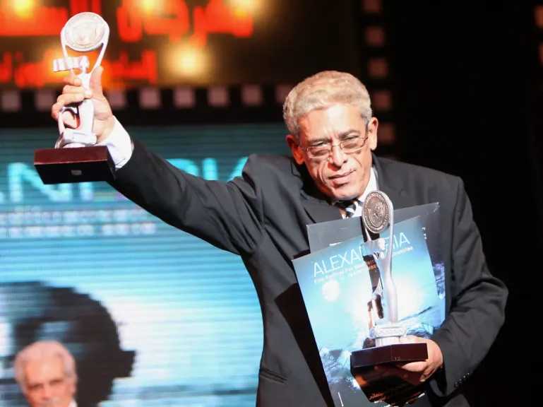 البيت الروسي بالقاهرة وجمعية الفيلم يحتفيان بالمخرج ”داوود عبد السيد”