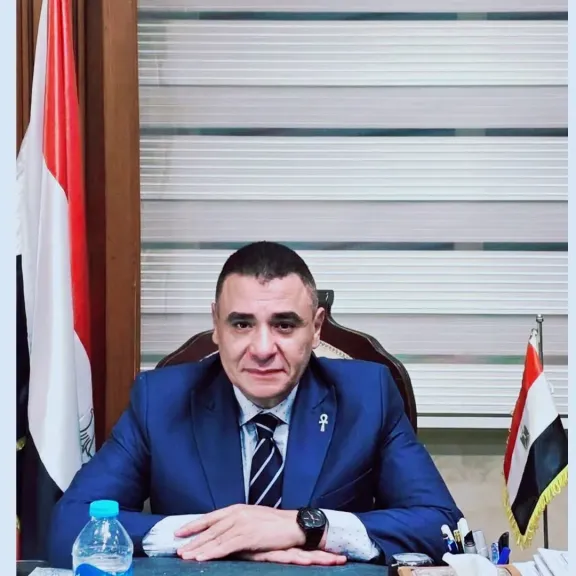 المحامي عمرو عبدالسلام للنهار: اطالب النيابة العامة بتوجيه تهمة الإهمال لوالد الطفلة المتهمة فى واقعة «بائعة الشاي» لتعريض حياتها والآخرين للخطر