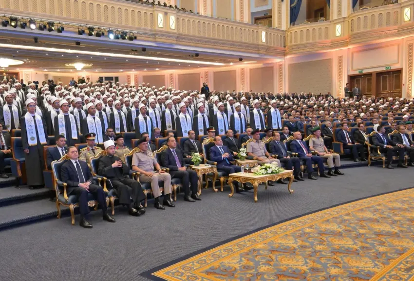السيسي يشهد تخريج أئمة الأوقاف.. ورئيس جامعة بنها يؤكد أهمية نشر الفكر الوسطي
