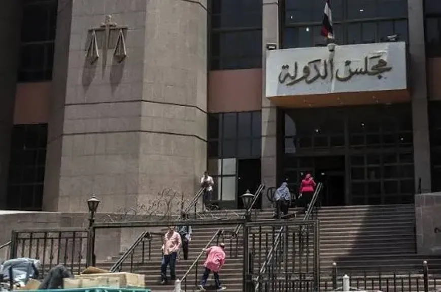 المحكمة الإدارية العليا: تقضي بعدم جواز وقف صرف أجر الموظف أو حرمانه منه طالما لم ثبت عدم انقطاعه