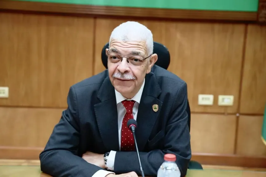 الدكتور أحمد القاصد