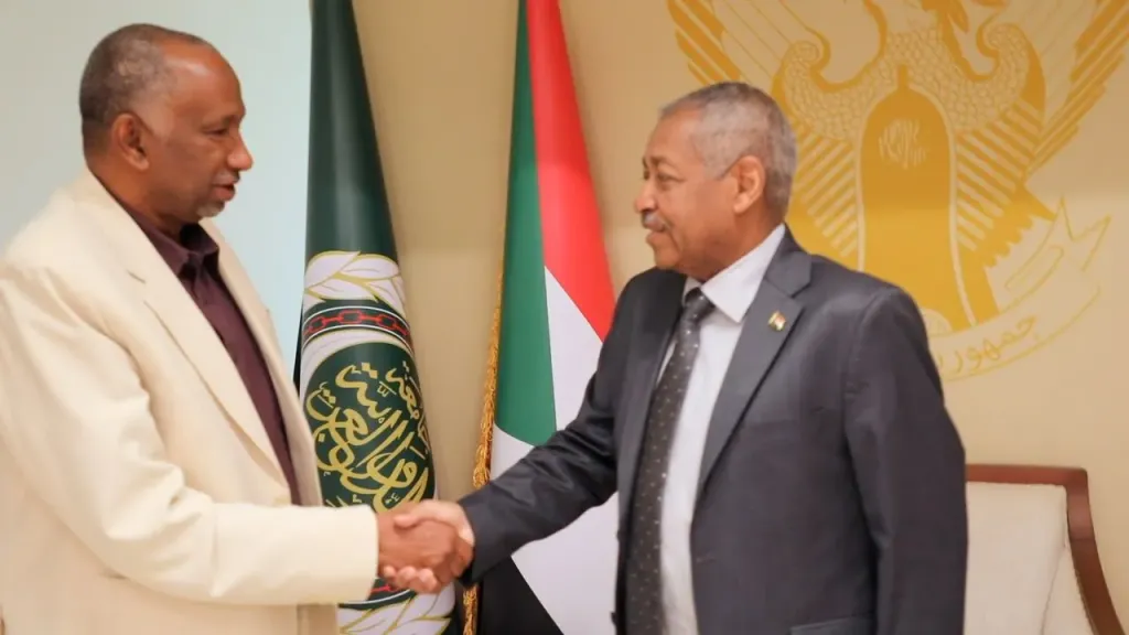 سفير السودان بالقاهرة يشيد بتدخلات ”ديوان الزكاة” الاستراتيجية وفي مقدمتها  (مشروع العودة الي الديار)