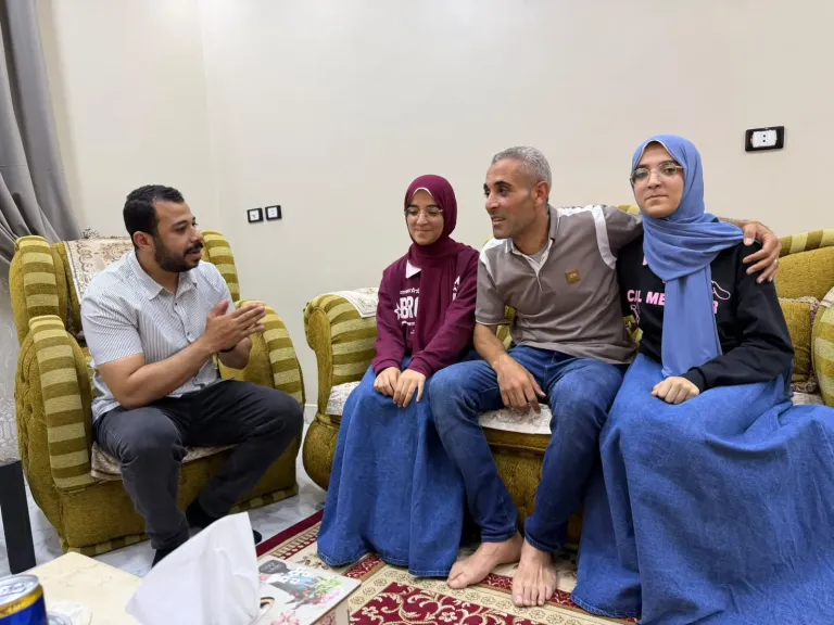 ختمتا القرآن وحصدتا التفوق.. قصة آلاء وأروى توأم الجيزة بين حفظ كتاب الله وقائمة الأوائل
