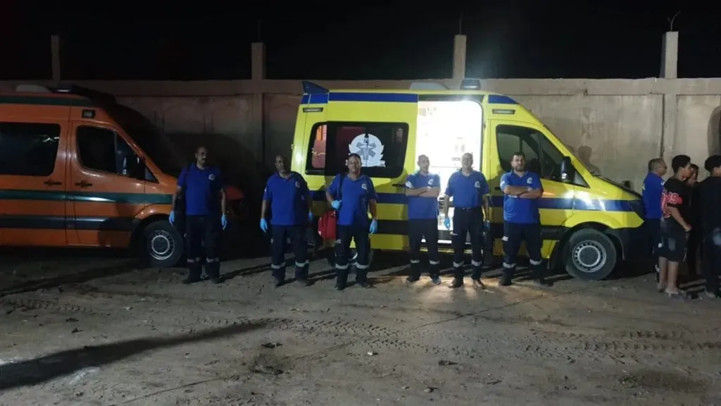 سباق مع النيران.. إسعاف القليوبية يرفع درجة الطوارئ في حريق مصنع الكيماويات