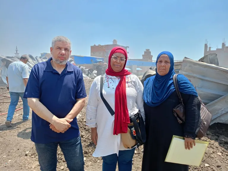 في استجابة عاجلة.. لجنة من التضامن تبدأ تقييم خسائر حريق مصانع الخانكة بعد معركة مع النيران