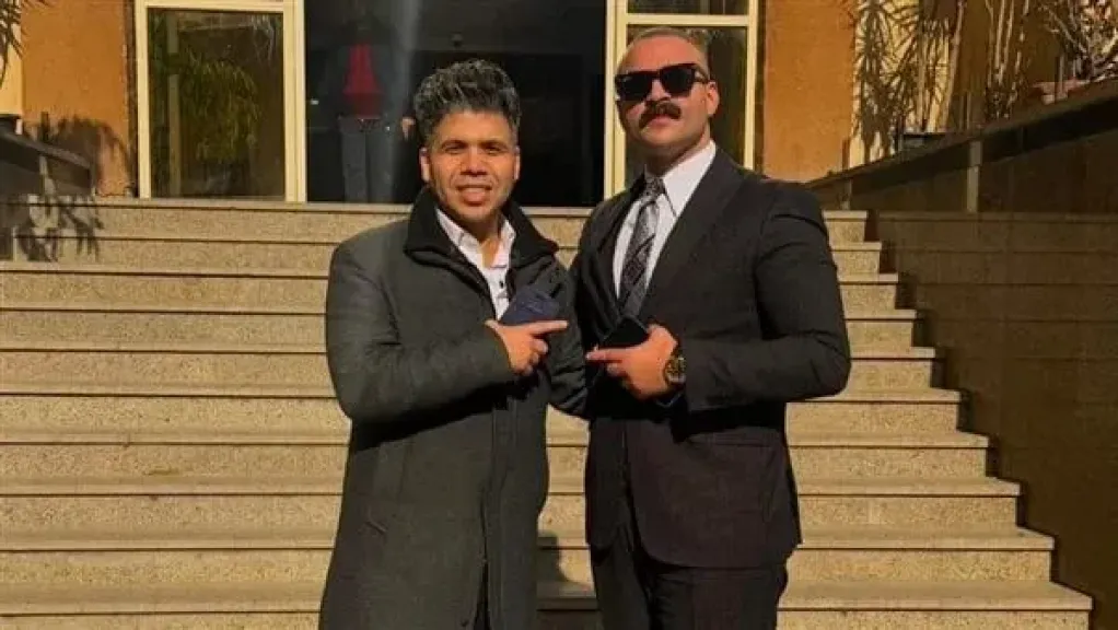 محامي عمر كمال بعد تأجيل جلسة تيك توكر بتهمة سبه وقذفه: المتهم حاول ابتزاز موكلي مقابل أموال ولدينا أدلة موثقة..خاص