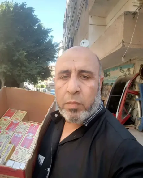 ابنة «المنشاوي» دعمته بمكالمة وأصبح نجمًا في تلاوة القرآن.. قصة مُلهمة لعم «كرم» بائع الكبريت الذي أحبه الجميع