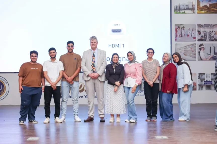 رئيس جامعة المنصورة الأهلية يفتتح أول مناقشة لمشروعات طلاب برنامج الذكاء الاصطناعي بكلية الهندسة