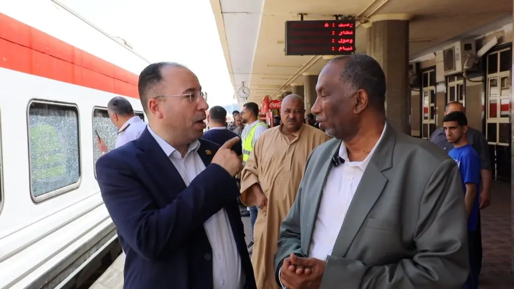 مصر تسخر إمكانياتها لإنجاح العودة الطوعية للأشقاء السودانيين .. وانطلاق قطار الزكاة الثاني من القاهرة إلى أسوان بترتيبات لوجيستية لعودة آمنة