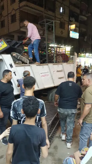 حملة ليلية خاطفة تضرب العشوائيات في شوارع شبرا الخيمة
