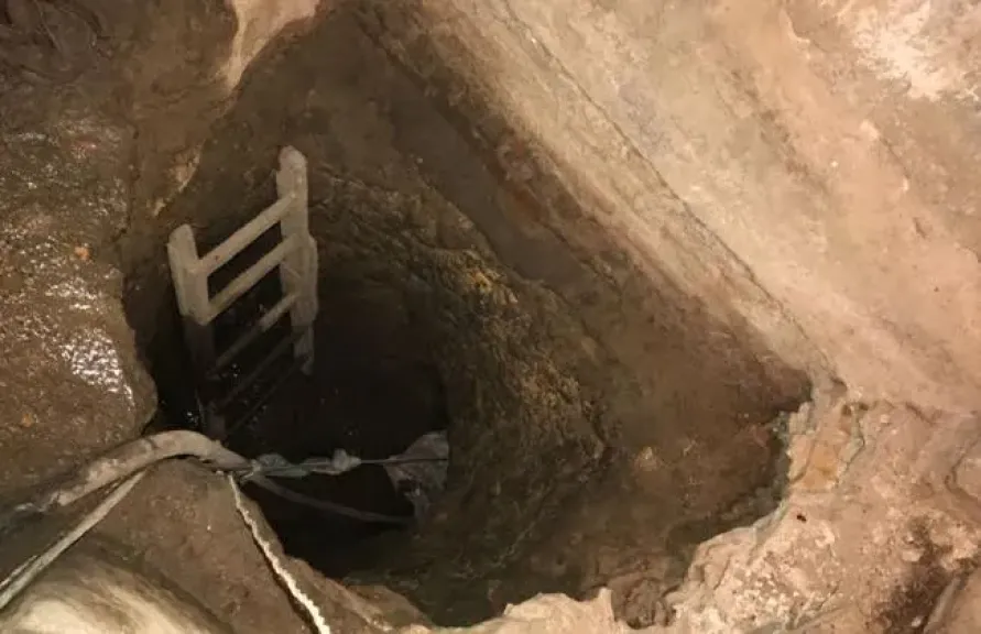 قوات الإنقاذ بتحاول تستخرج الجثث.. مصرع 5 أشخاص وإصابة 3 آخرين أثناء التنقيب عن الآثار بأسيو