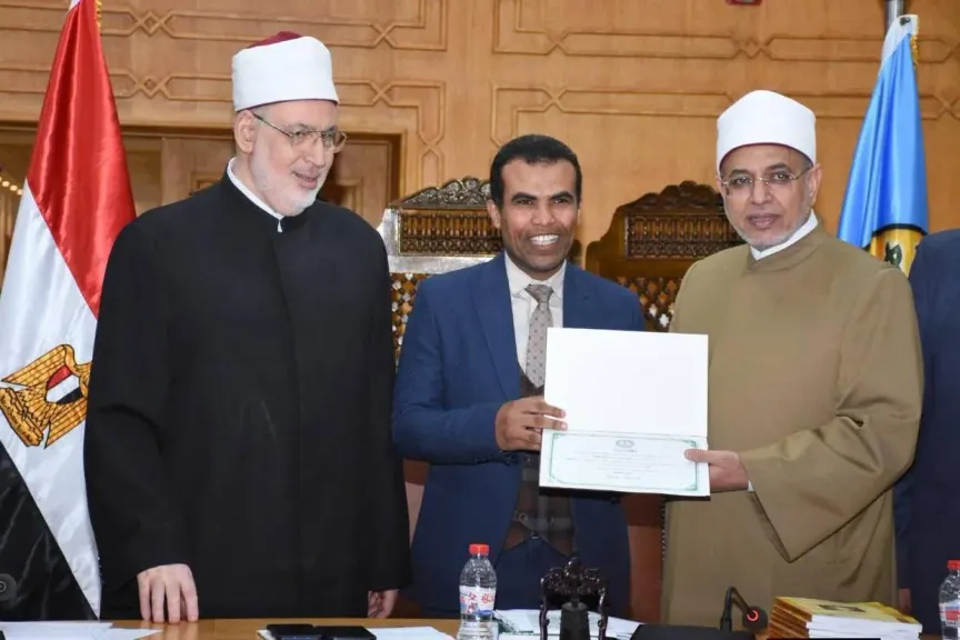بـ«أول كتاب من نوعه».. جامعة الأزهر تكرم الدكتور حسام شاكر لتوثيق تاريخ 18 رئيسًا للجامعة على مدار 65 عامًا