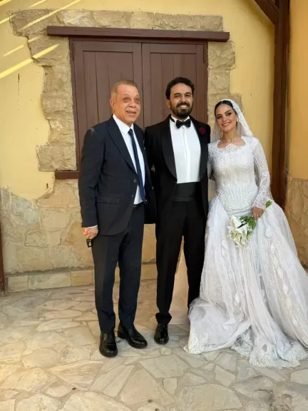 النائب أسامة شرشر يهنئ الأخ والصديق المهندس جلال جعفر والمحاسب أسامة مرعي بمناسبة زفاف الأستاذ حسين والآنسة ريم