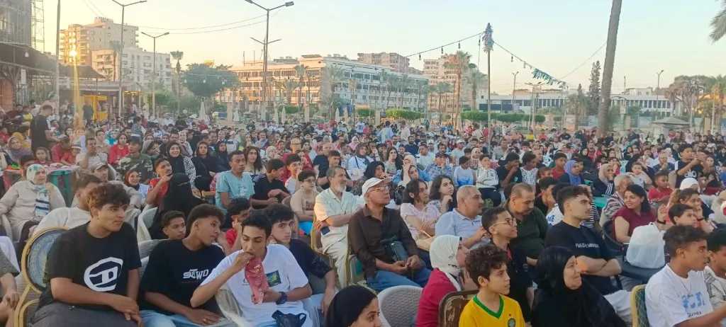 حديقة الشيخ زايد كاملة العدد.. الإسماعلاوية يحتشدون لدعم منتخب مصر أمام إيران