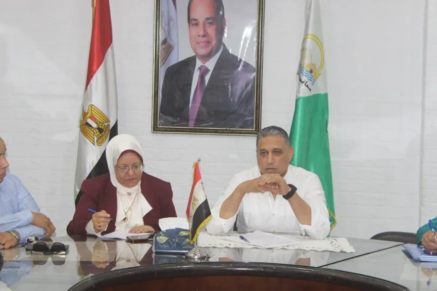 مدير «تعليم الجيزة» يتابع انتظام امتحانات الثانوية العامة واستعدادات العام الدراسي الجديد