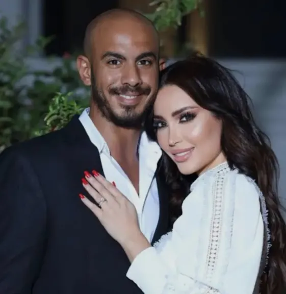 نسرين طافش تعلن انفصالها رسميًا عن زوجها أحمد جوهر