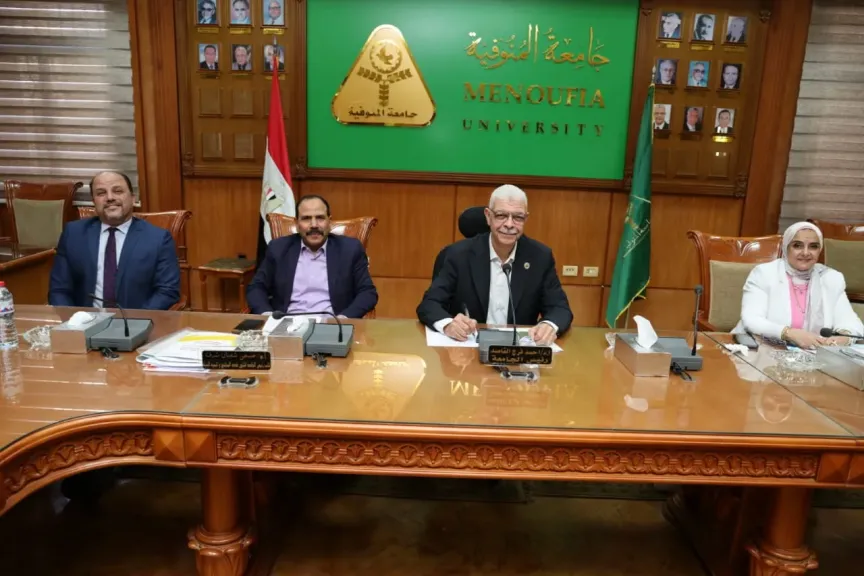 رئيس جامعة المنوفية يترأس اجتماع لجنة الابتكار ويؤكد: الانفتاح الدولي  والنشر العلمي ركائز الريادة خلال المرحلة المقبلة