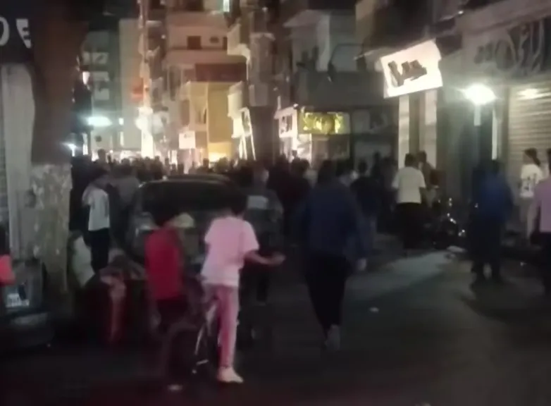 خناقة على الزباين.. إصابة 4 أشخاص إثر مشاجرة بين أصحاب محلات فساتين أفراح في قنا