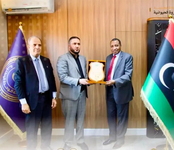 الدخيري يبحث مع وزير الزراعة الليبي سبل تعزيز التعاون الزراعي وتوسيع برامج المنظمة في ليبيا