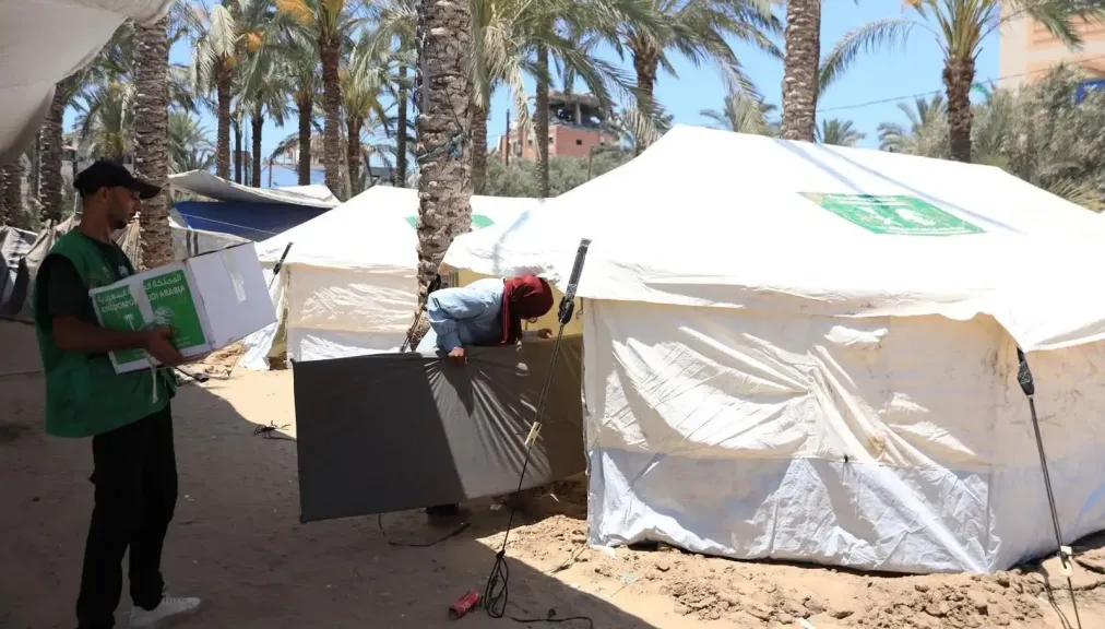مركز الملك سلمان للإغاثة يقيم مخيمًا جديدًا لإيواء الأرامل والأيتام في جنوب قطاع غزة