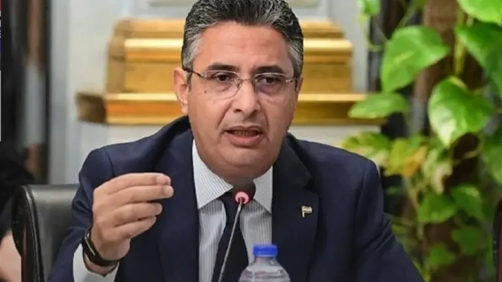 الدكتور شريف فاروق