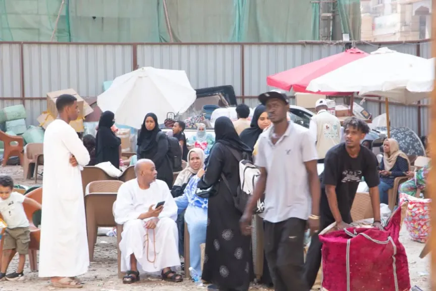 تفويج 20 بصاً من القاهرة ضمن مشروع عودة السودانيين إلى الديار.. وديوان الزكاة يعلن طي ملف العالقين بالباخرة “سيناء”