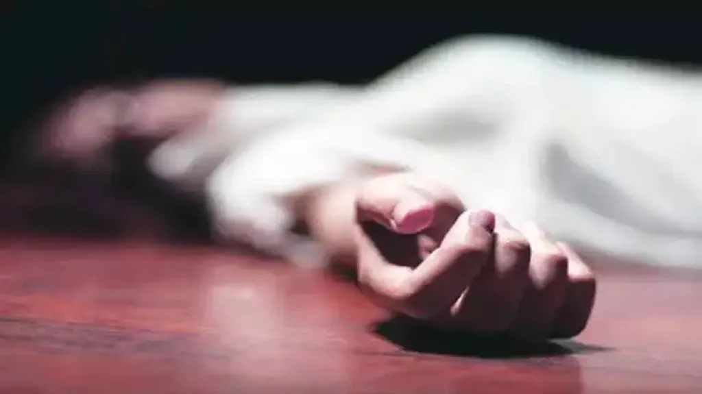 نهاية مأساوية للخلافات الأسرية.. زوج يطعن زوجته حتى الموت بمدينة بدر