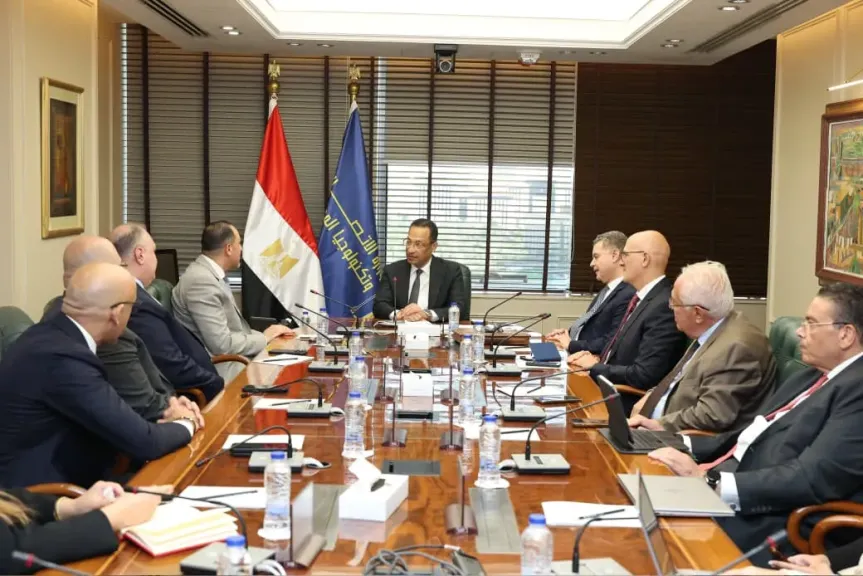 مصر مقراً إقليمياً جديداً لعملاق الاستشارات EY: خطة لتوفير 1000 وظيفة تكنولوجية