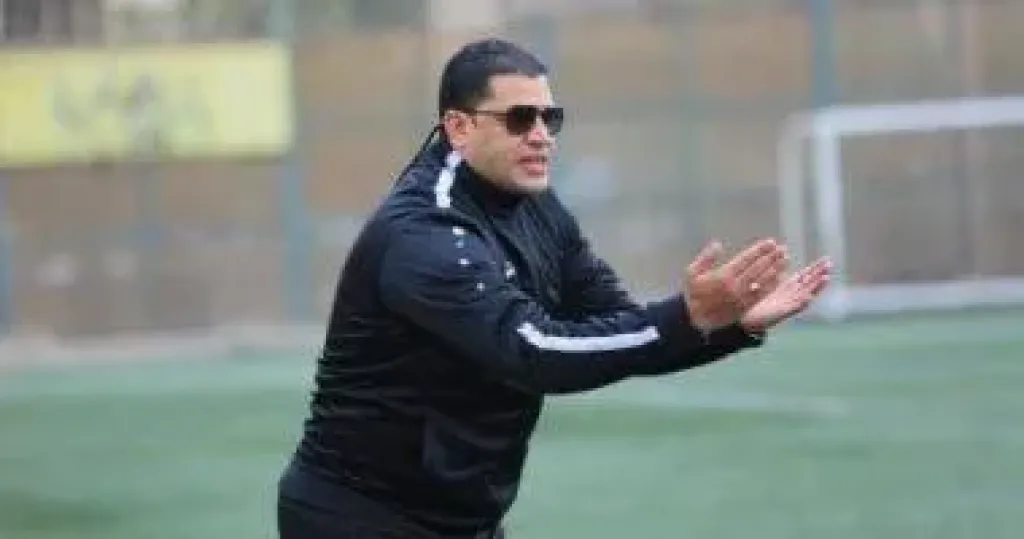 إغماء مفاجئ لمدرب حراس منتخب 2007 خلال مباراة مصر وأستراليا ونقله إلى المستشفى