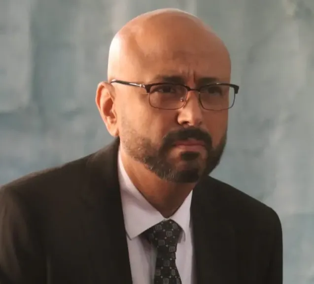 جمال يوسف يفرض حضوره في ”تحت السن”.. وأداء استثنائي بشخصية ناظر المدرسة يشعل الأحداث