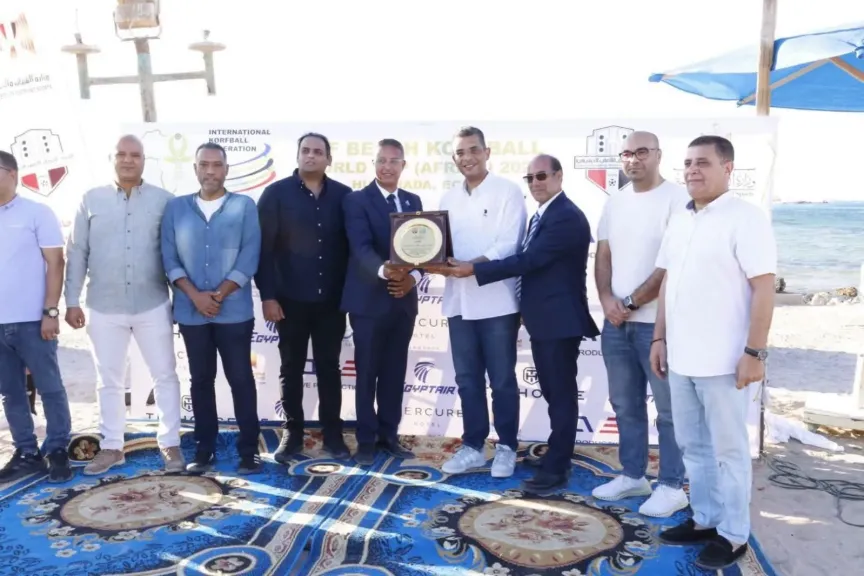 بمشاركة 5 دول.. محافظ البحر الأحمر يتوج أبطال كأس العالم الشاطئية لـ ”الكورف بول” بالغردقة