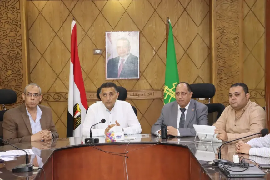 غرفة العمليات في حالة انعقاد دائم.. محافظ القليوبية يتابع انتظام لجان الثانوية العامة