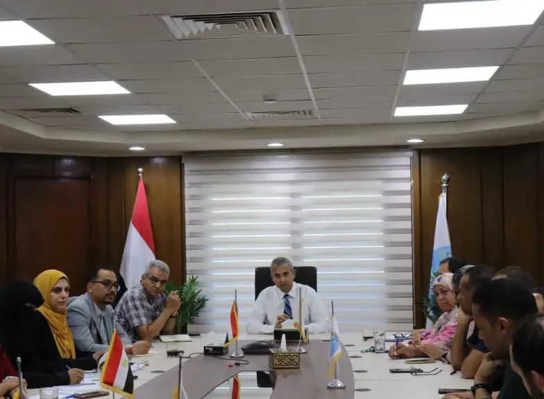 اجتماع دوري لرئيس مياه البحر الأحمر لتطوير منظومة العمل وتعزيز جودة الخدمات المقدمه للمواطنين
