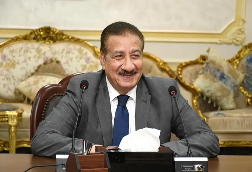 محافظ بورسعيد يدشن أول ممر آمن لذوي الهمم إلى البحر بشاطئ بورسعيد