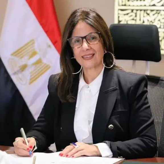 وزيرة الثقافة 